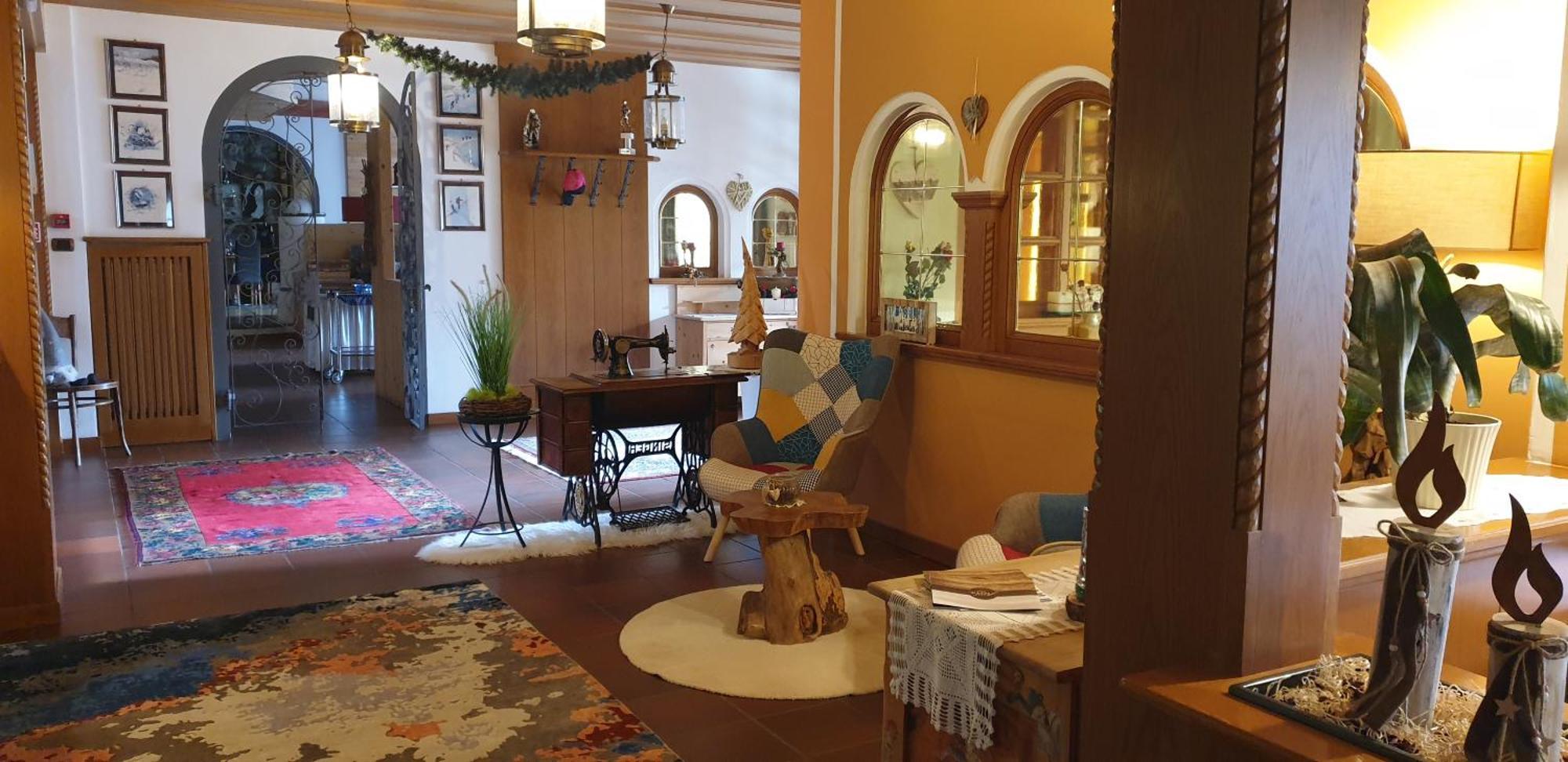 Azola Hotel