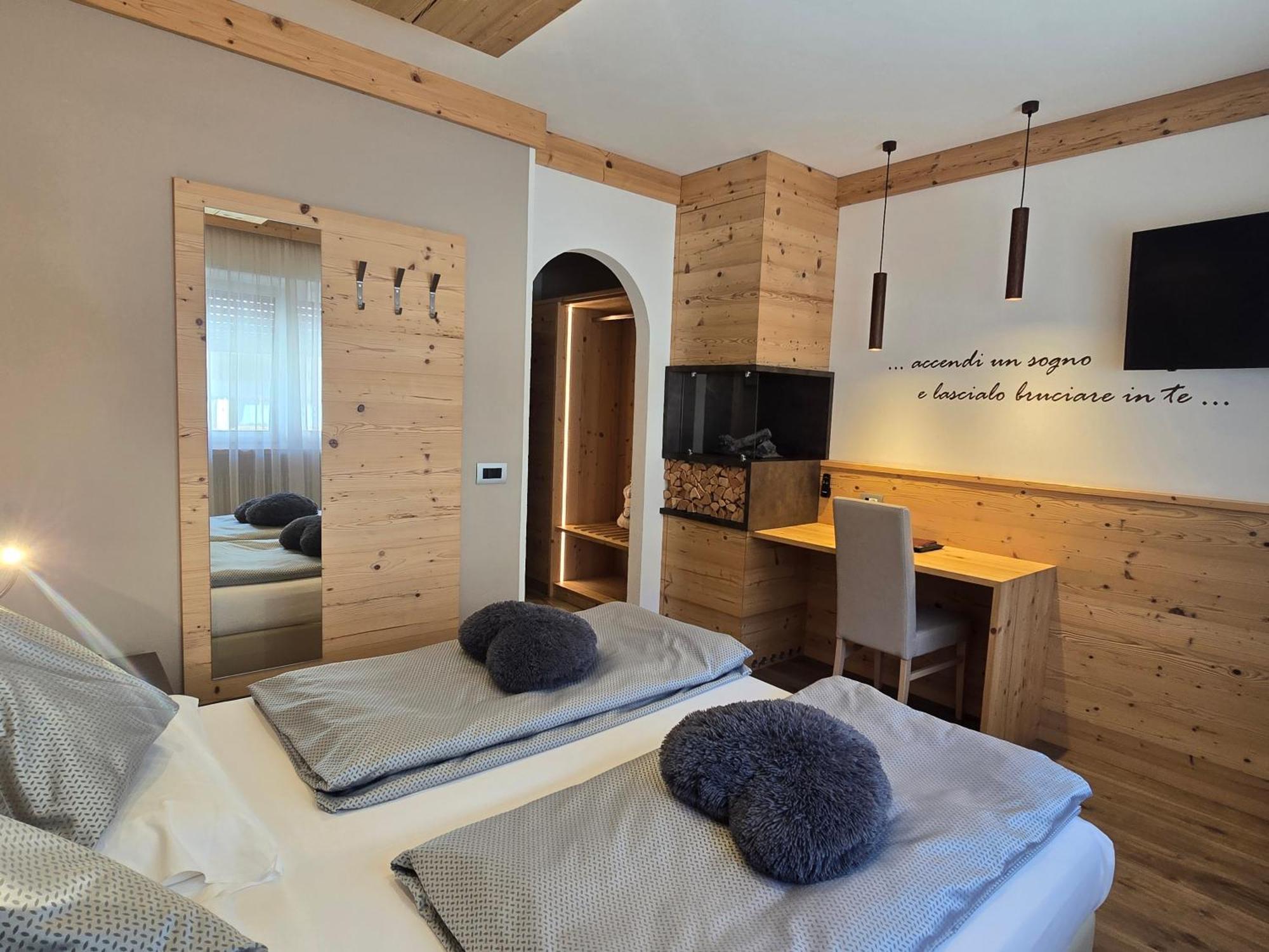 Azola Hotel 3*
