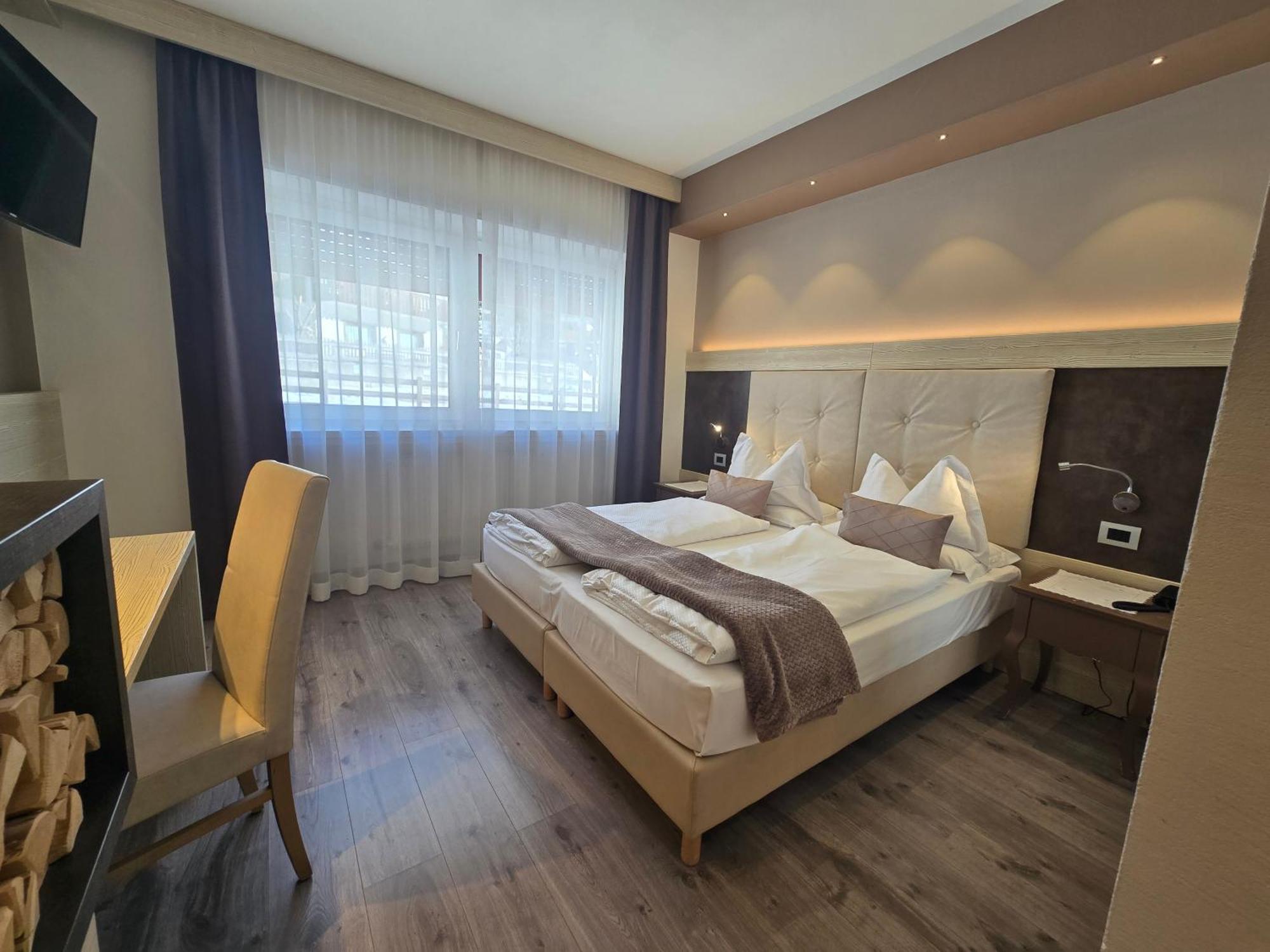 Hotel Azola Canazei