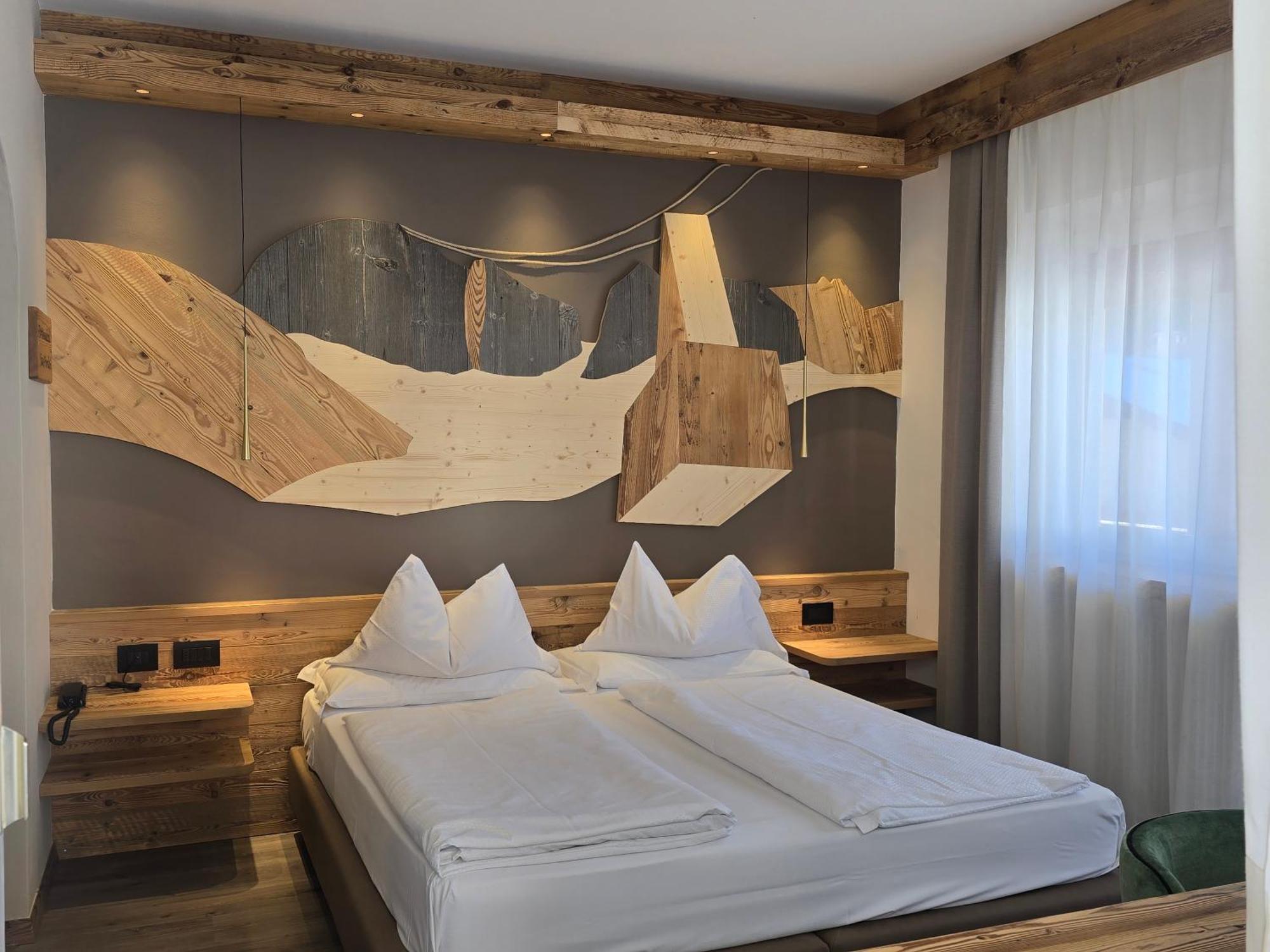 Azola Hotel 3*