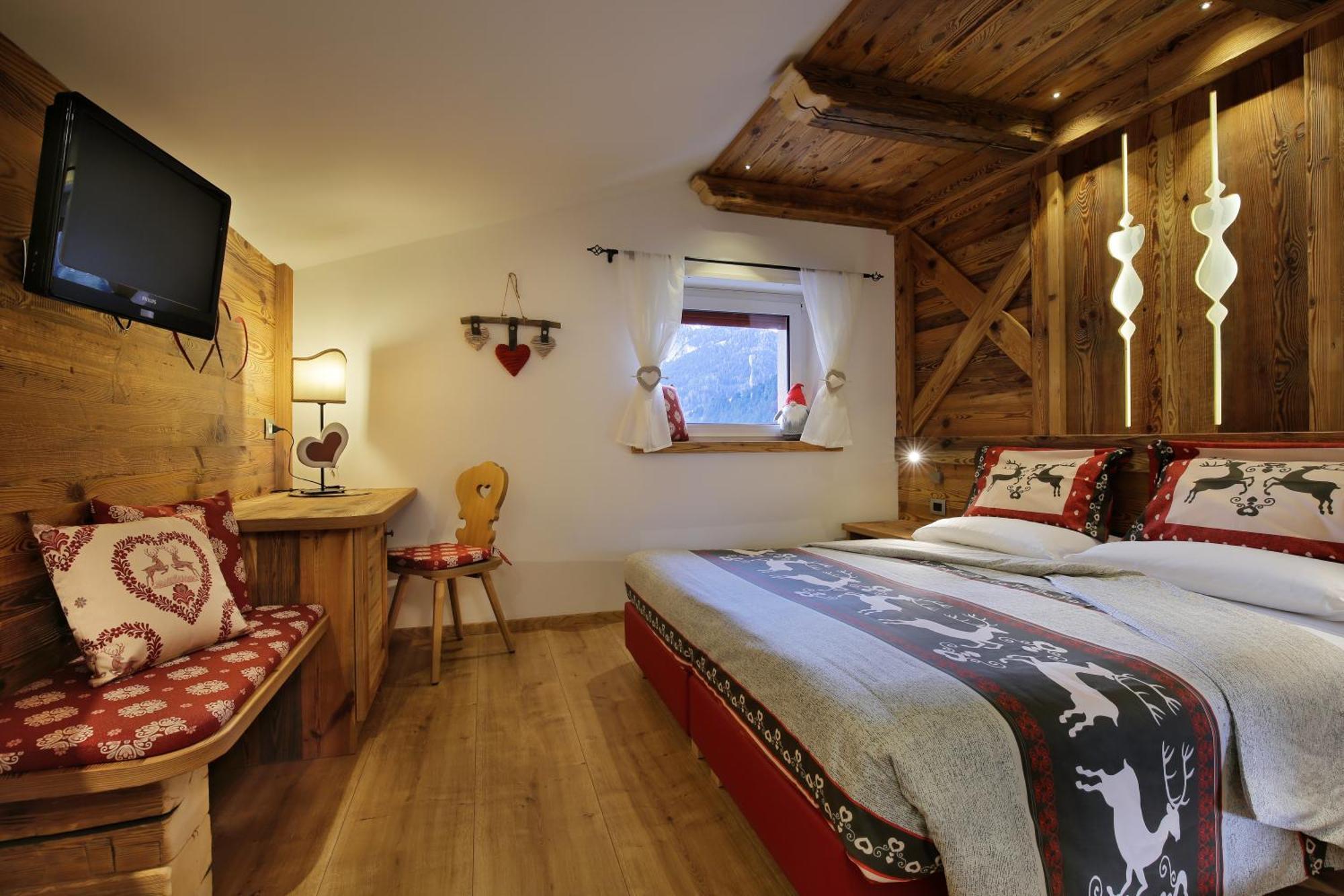 Hotel Azola 3*