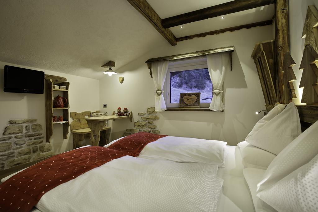 Azola Hotel