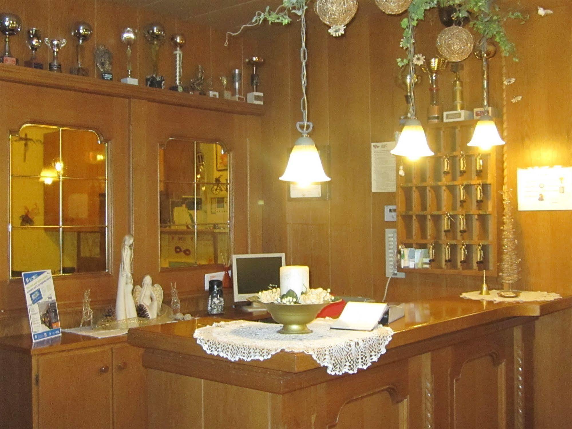 Azola Hotel 3*